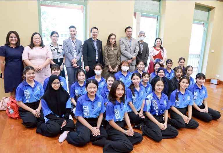 สวนดุสิตโพล จัดกิจกรรม POLL LAB ครั้งที่ 22 หัวข้อ “ย้อนกาล… ผ่านตึก” ครั้งที่ 1