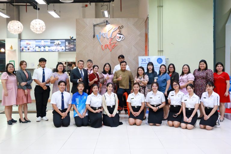 กิจกรรม “คุยสบายๆ… Life สาระ” ครั้งที่ 374 หัวข้อ : ถอดรหัสรางวัลเกียรติยศ ครุศาสตร์ จุฬาลงกรณ์มหาวิทยาลัย ปี พ.ศ. 2568
