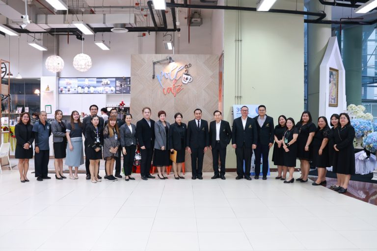 กิจกรรม “คุยสบายๆ… Life สาระ” ครั้งที่ 401 หัวข้อ : วันรัฐธรรมนูญ พบกับ อาจารย์ศักดา ศรีทิพย์ รองผู้อำนวยการสำนักกฎหมาย และ ผศ.สรศักดิ์ มั่นศิลป์ รองคณบดีโรงเรียนกฎหมายและการเมือง สอดคล้องกับ SDGs 16 : Peace, Justice and Strong Institutions (สันติภาพ ความยุติธรรม และสถาบันที่เข้มแข็ง)