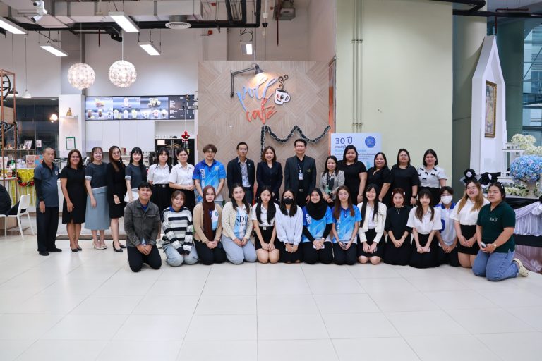 กิจกรรม “คุยสบายๆ… Life สาระ” ครั้งที่ 402 หัวข้อ : สอดคล้องกับ SDGs 3 : รู้ทัน PM 2.5 สร้างภูมิคุ้มกันความรู้เพื่อเด็กเล็ก สอดคล้องกับ SDGs 3 (Good Health and Well-being) สุขภาพและความเป็นอยู่ที่ดี ในด้านของการส่งเสริมสุขภาพและการให้ความรู้ให้แก่นักศึกษาและบุคลากรในมหาวิทยาลัย