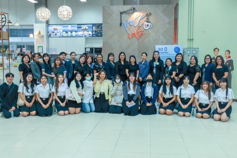 สวนดุสิตโพล ร่วมกับคณะมนุษยศาสตร์และสังคมศาสตร์จัดกิจกรรม “คุยสบายๆ… Story Talk One Lab“ ครั้งที่ 413 (7) EP.3 “ภาษาที่ 3 กับการเรียนรู้ข้ามวัฒนธรรม”