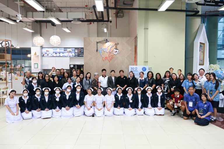 สวนดุสิตโพล ร่วมกับคณะพยาบาลศาสตร์ จัดกิจกรรม “คุยสบายๆ… Story Talk One Lab“ ครั้งที่ 417(11) EP.3 “Beyond the Red Ribbon: วัยใส วัย Z รู้ทันก่อนเสี่ยง “